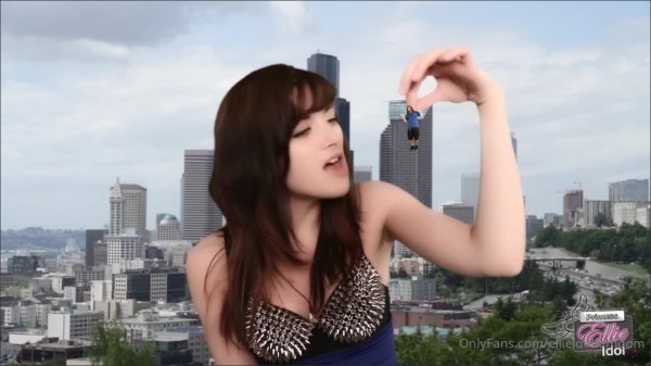 Princess Ellie Idol - Giantess In The City