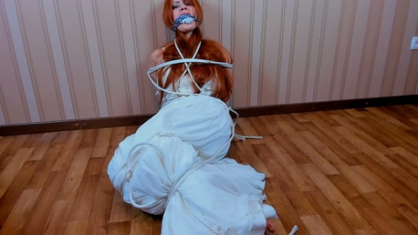 JuliaCrown - Hand-gagged Bride in trouble