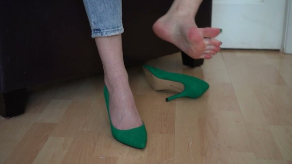 Imilia Audley - Cummy Shoes Compilation - Barefoot Only