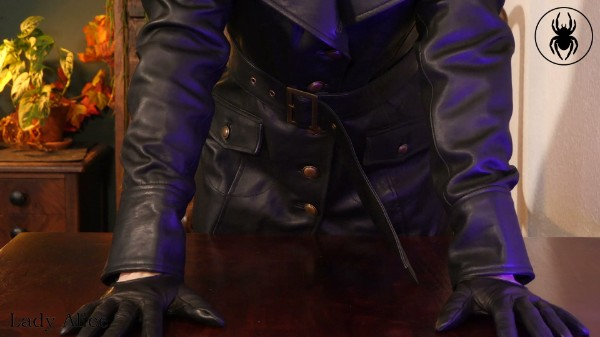 Lady Alice - Edge For Your Goddess In Leather