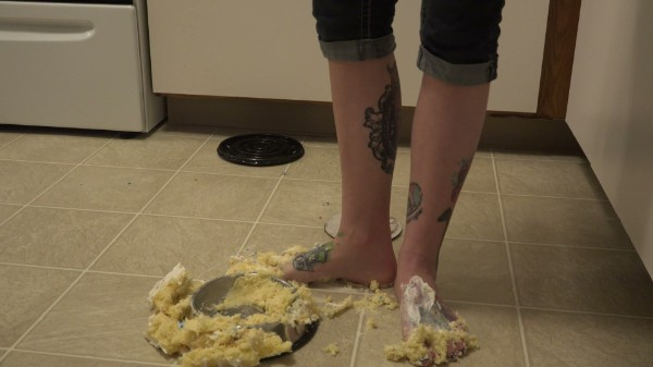 Cattie - Birthday Bitch Cake Mess