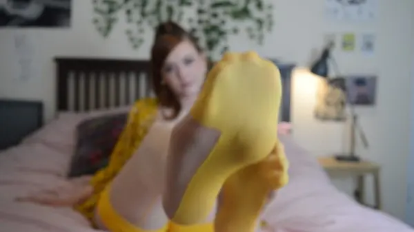 Rita Peach - Redhead Pinup Foot Tease Short